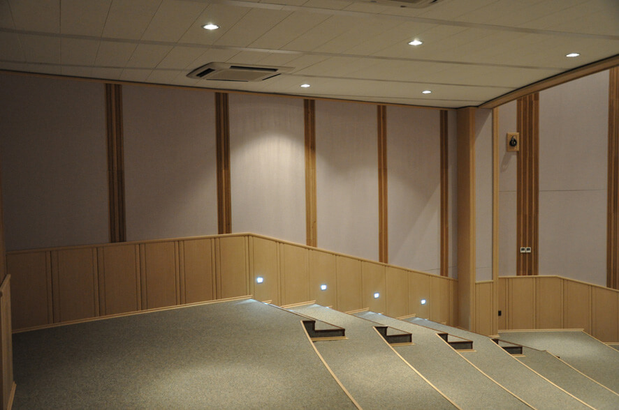 acoustic panels to side wall in lecture theatre