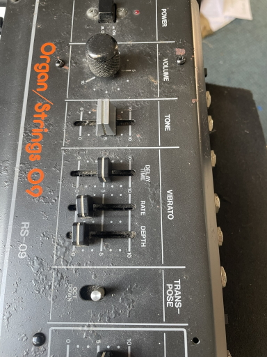 roland rs09 front panel rivets