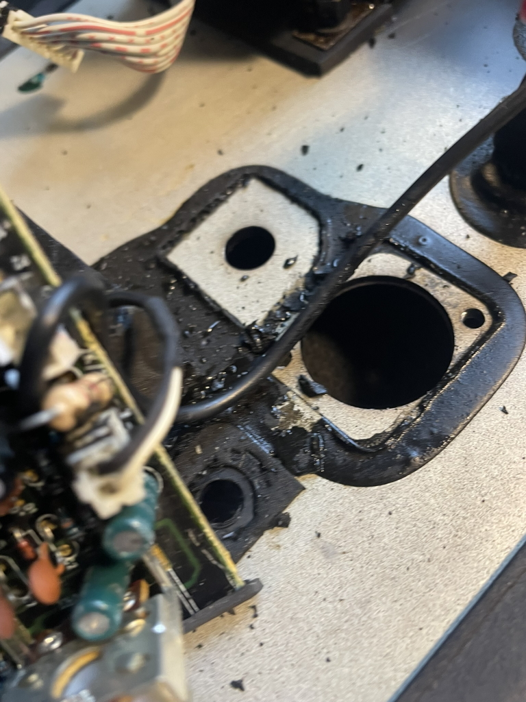 KRK Rokit6 conductive back goo 2