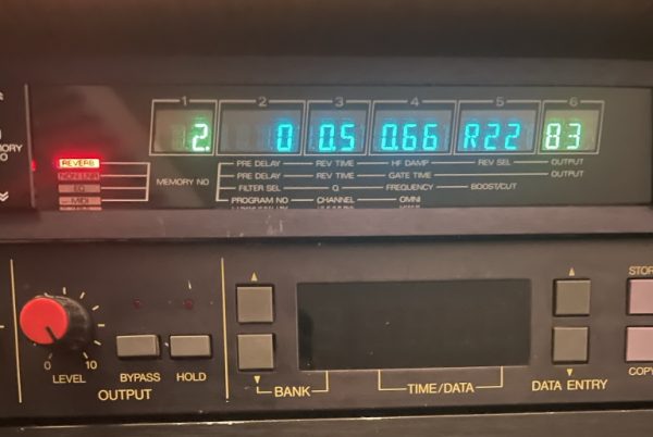 roland-srv2000-coloured-display