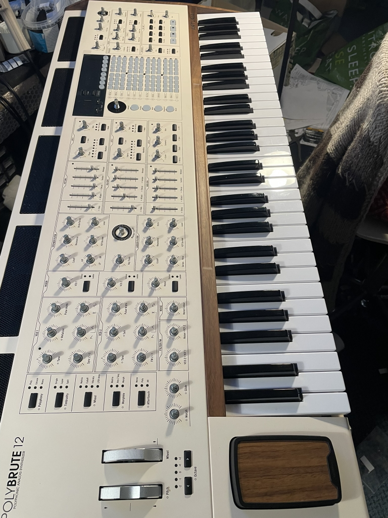 arturia polybrute before knob covers fitted