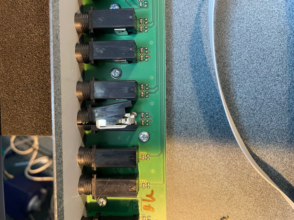 access virus broken output jack