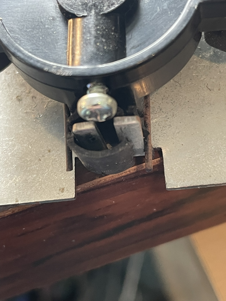 juno60 bender rubber broken