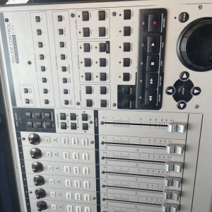 mackie control universal rhs