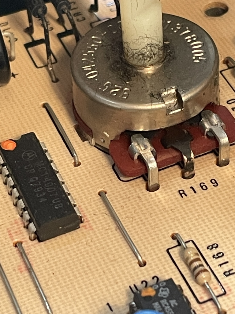 moog prodigy felt dust into potentiometers 2