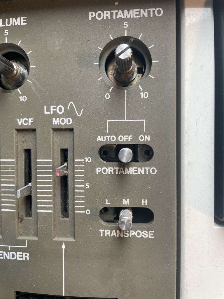 roland sh101 missing switch dust covers