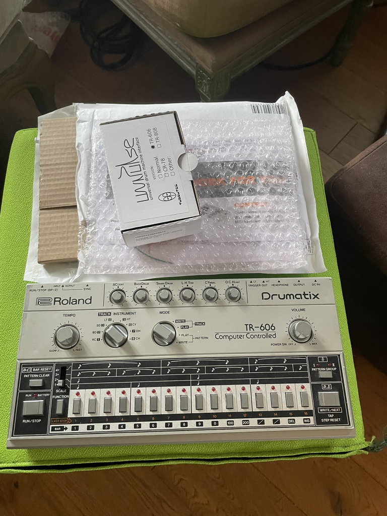 Roland TR606 midi modification