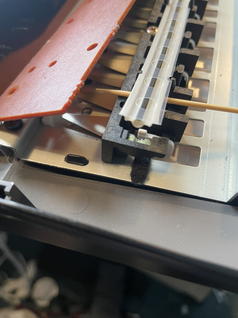 yamaha dx100 key contact strip arrangement