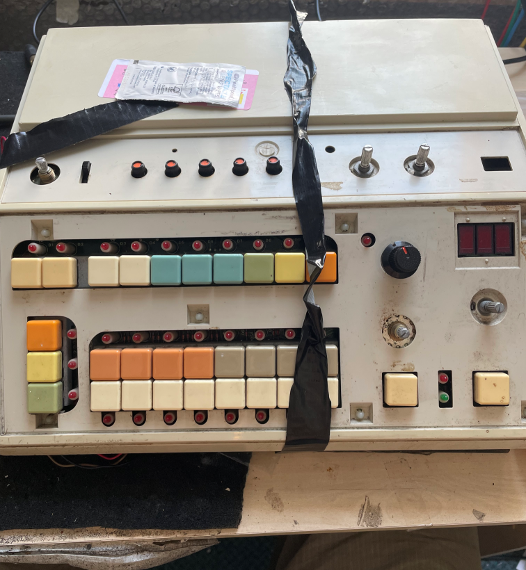 roland cr8000 before repair image1