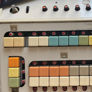 roland cr8000 before repair thumbnail